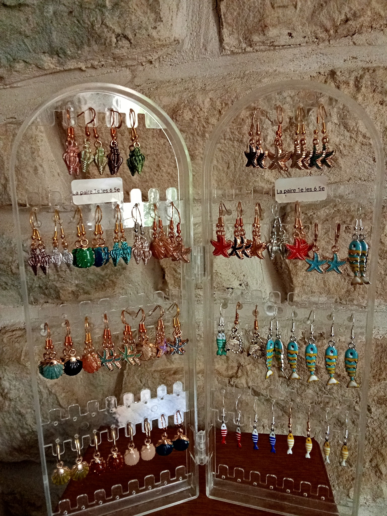 Boucles d'oreilles coquillages et étoiles de mer fait main par Fabienne pour Les bijoux de Ninice